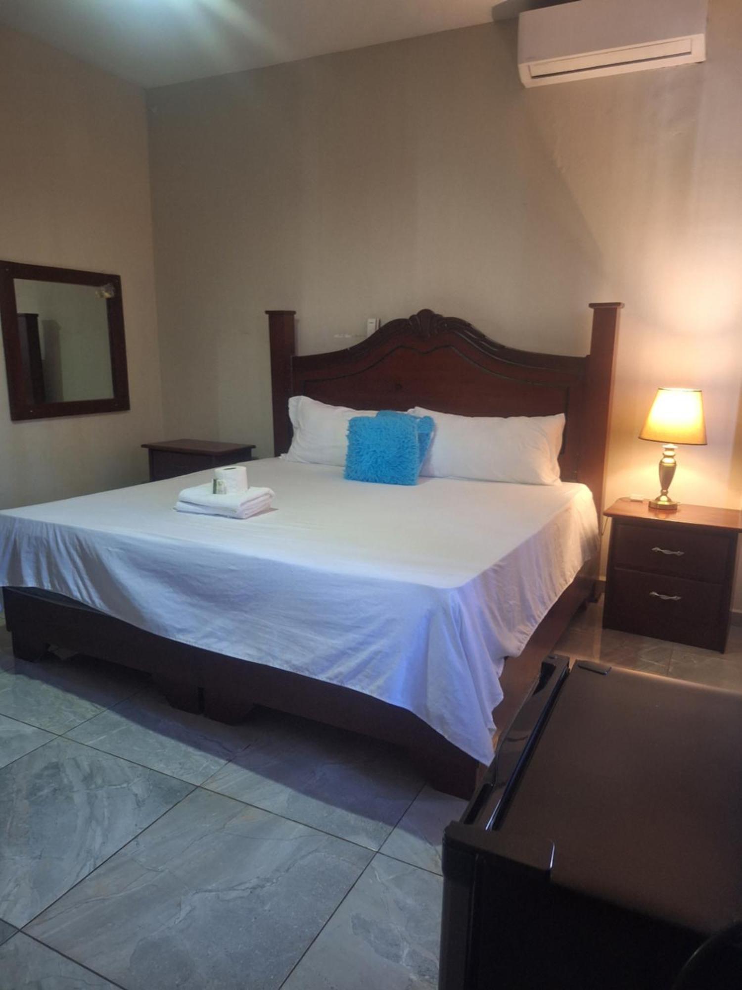 Hotel Enrique II Zona Colonial Vista Al Malecon Santo Domingo Luaran gambar